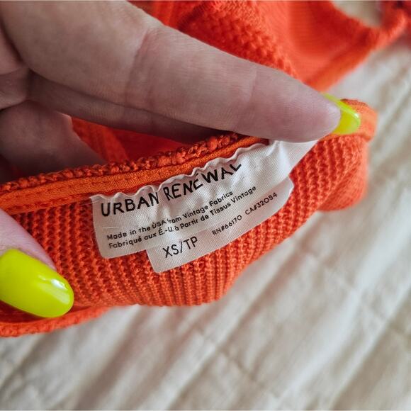 Urban Renewal Remnants Hanky Hem Halter Top - Picture 7 of 9